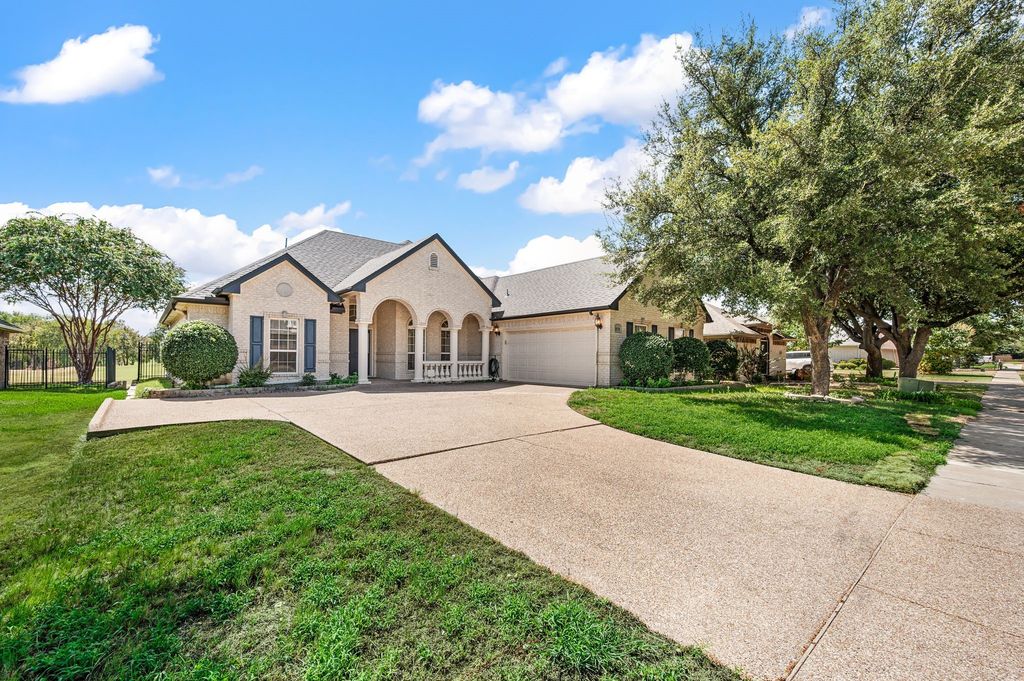 10701 Whitestone Ranch Road, Benbrook, TX 76126 — photo 3