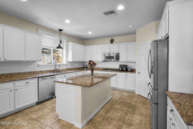 717 W Calle Canto Sereno, Sahuarita, AZ 85629