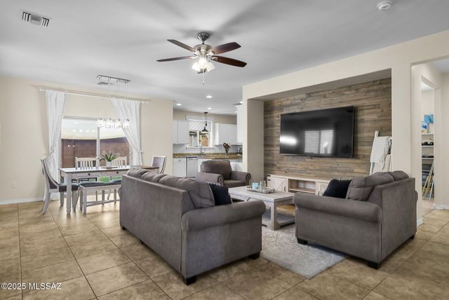 717 W Calle Canto Sereno, Sahuarita, AZ 85629