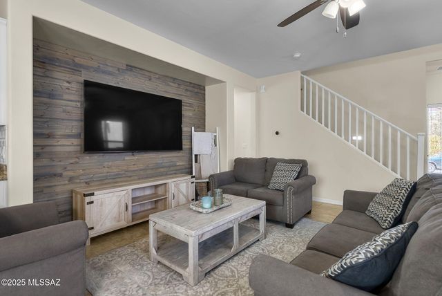 717 W Calle Canto Sereno, Sahuarita, AZ 85629