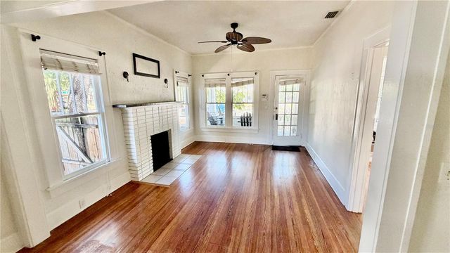 640 9TH AVENUE N, St Petersburg, FL 33701