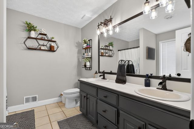 136 Thicket Trail, Mcdonough, GA 30252