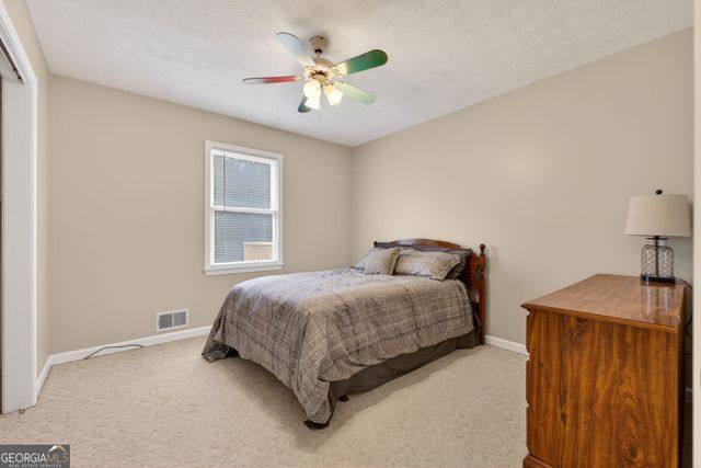 136 Thicket Trail, Mcdonough, GA 30252