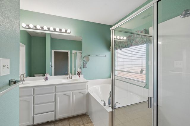 5852 Barrier Reef Drive, Fort Worth, TX 76179