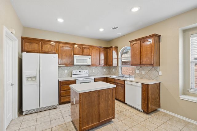 5852 Barrier Reef Drive, Fort Worth, TX 76179