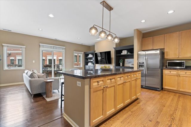 430 W Armitage Avenue C, Chicago, IL 60614