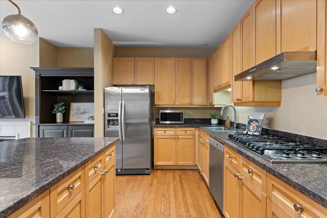 430 W Armitage Avenue C, Chicago, IL 60614