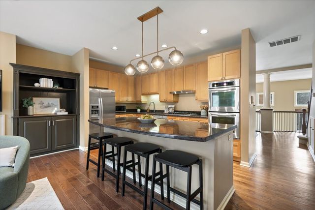 430 W Armitage Avenue C, Chicago, IL 60614