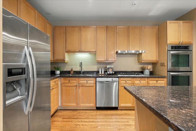 430 W Armitage Avenue C, Chicago, IL 60614