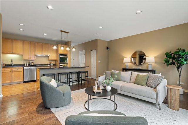 430 W Armitage Avenue C, Chicago, IL 60614