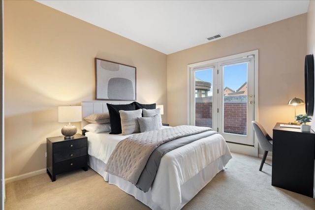 430 W Armitage Avenue C, Chicago, IL 60614