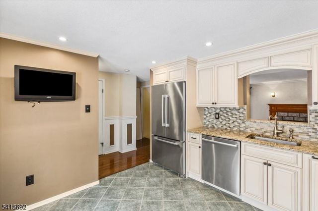 68 Constitution Way, Franklin Boro, NJ 07416