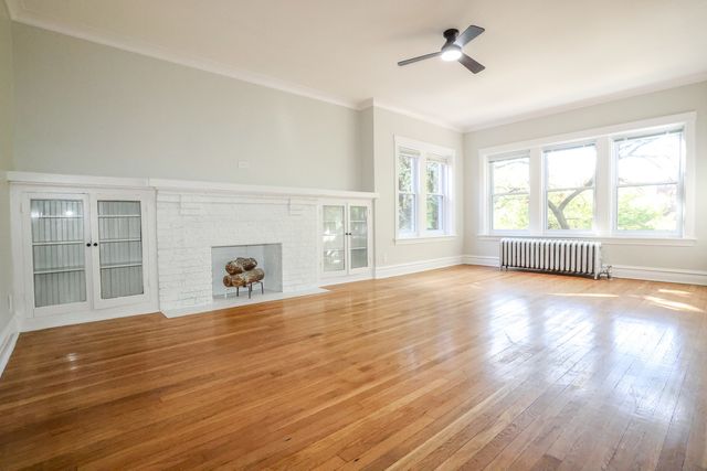 5338 W Montrose Avenue, Chicago, IL 60641
