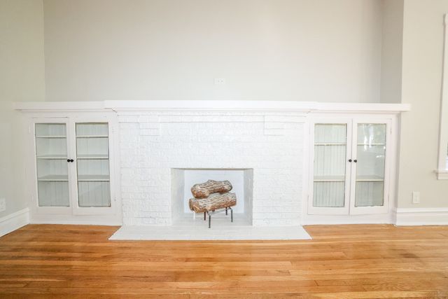 5338 W Montrose Avenue, Chicago, IL 60641