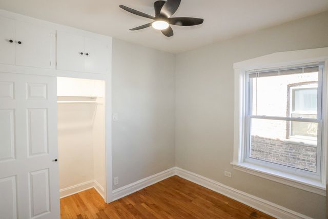 5338 W Montrose Avenue, Chicago, IL 60641