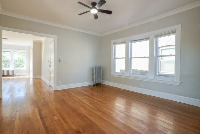5338 W Montrose Avenue, Chicago, IL 60641