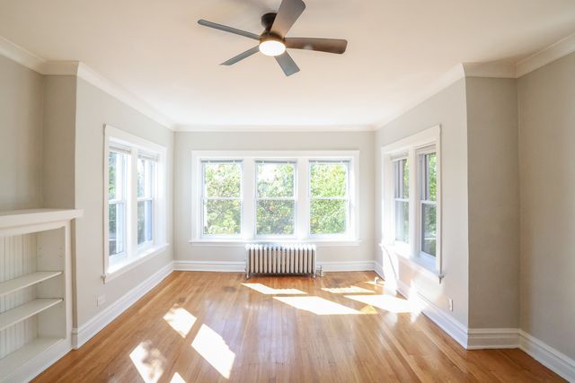 5338 W Montrose Avenue, Chicago, IL 60641