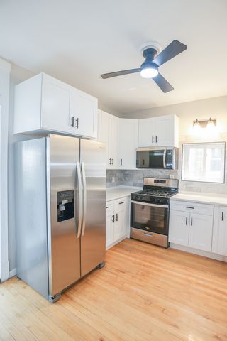 5338 W Montrose Avenue, Chicago, IL 60641