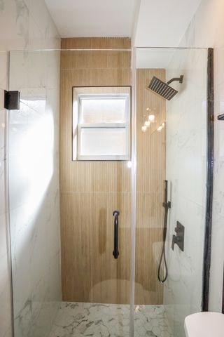 5338 W Montrose Avenue, Chicago, IL 60641