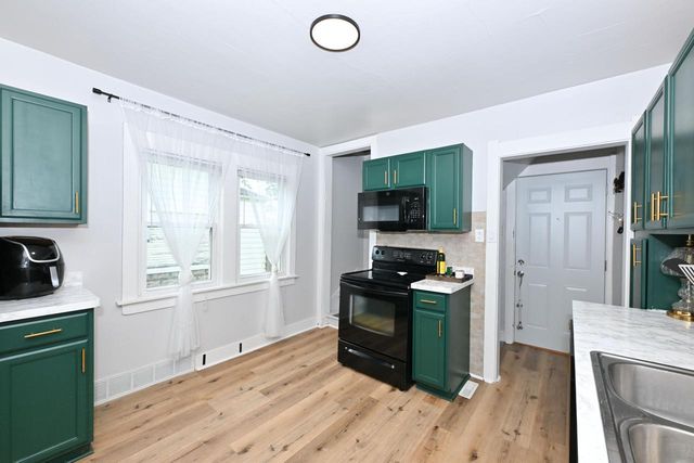 2025 S 71st STREET, West Allis, WI 53219