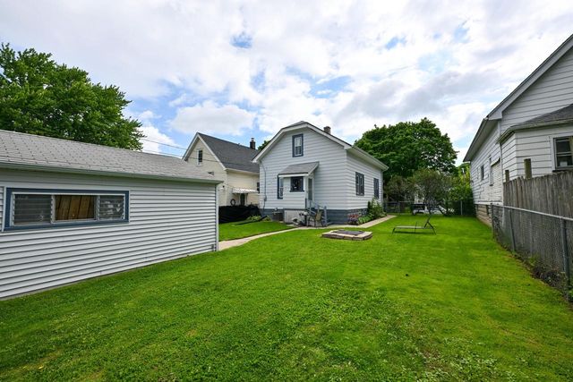 2025 S 71st STREET, West Allis, WI 53219