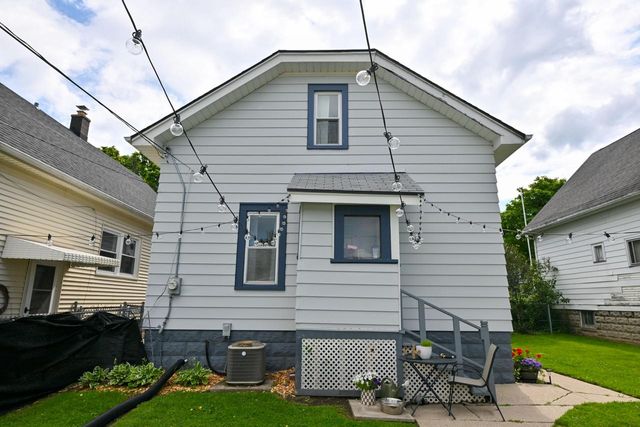 2025 S 71st STREET, West Allis, WI 53219