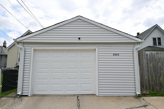 2025 S 71st STREET, West Allis, WI 53219