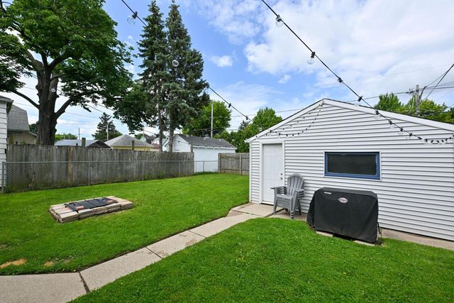 2025 S 71st STREET, West Allis, WI 53219