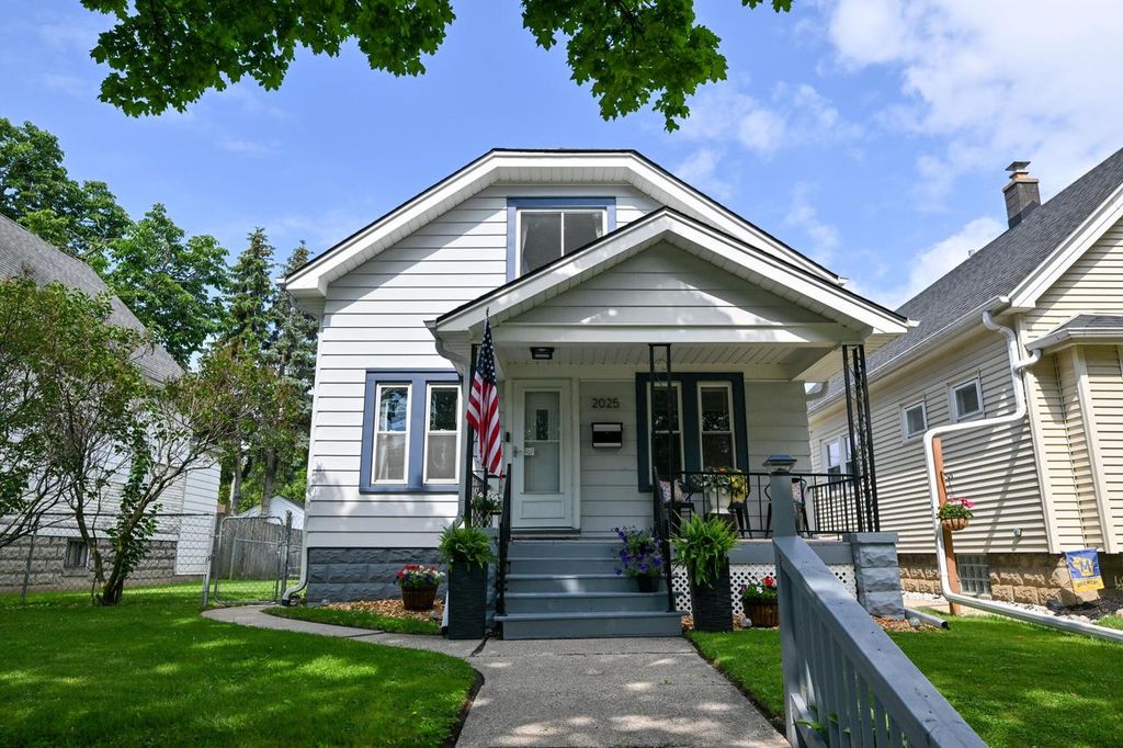 2025 S 71st STREET, West Allis, WI 53219