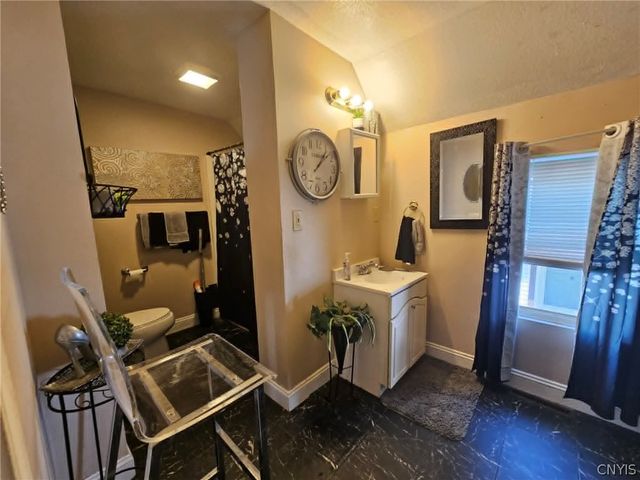 101 Dillaye Avenue 3, Syracuse, NY 13206
