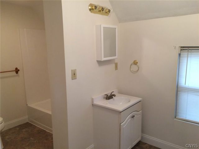 101 Dillaye Avenue 3, Syracuse, NY 13206