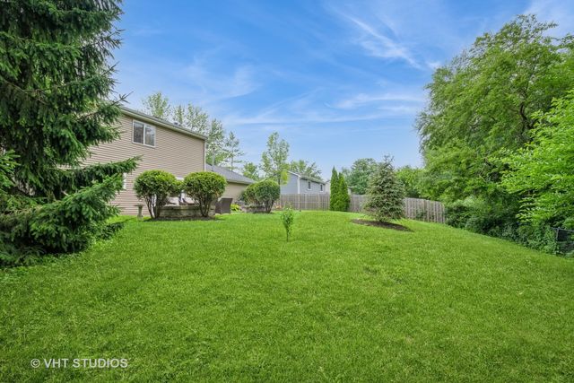 1330 N PARKVIEW Terrace, Algonquin, IL 60102