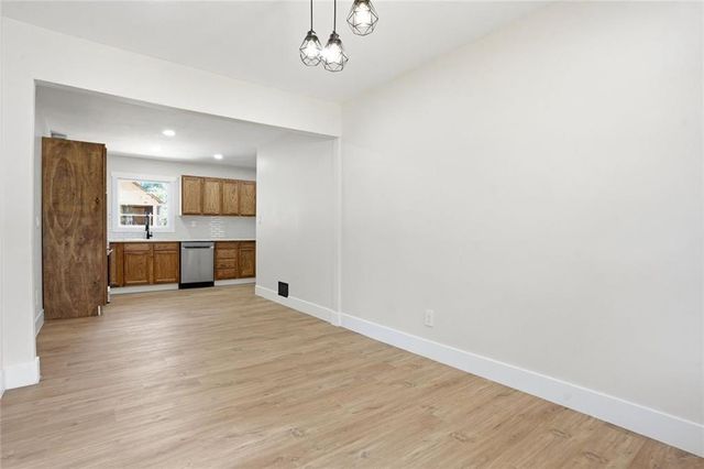 1902 Mural Circle, Morrow, GA 30260