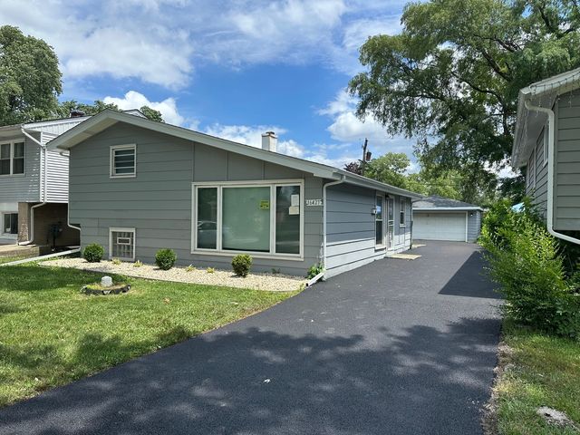 16427 Wolcott Avenue, Markham, IL 60428