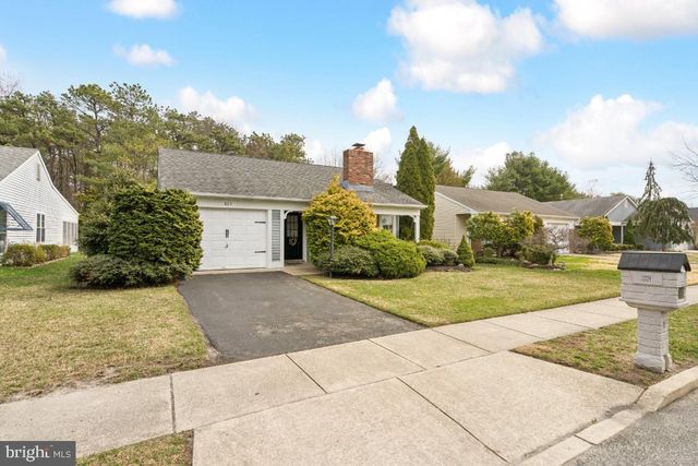 883 WESTMINSTER DR N, Southampton, NJ 08088