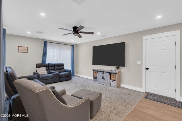 300 Linden Avenue, Pine Beach, NJ 08741