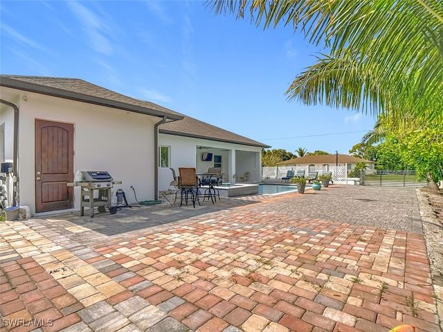1806 41st ST SW, Naples, FL 34116