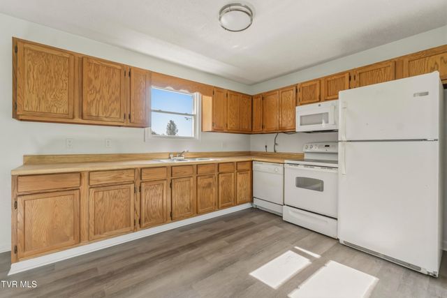 3305 West Old Kentucky Road, Mosheim, TN 37818