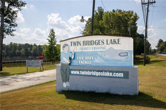 1800 Jordan Brook Drive, Lawrenceville, GA 30043