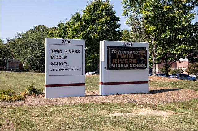 1800 Jordan Brook Drive, Lawrenceville, GA 30043