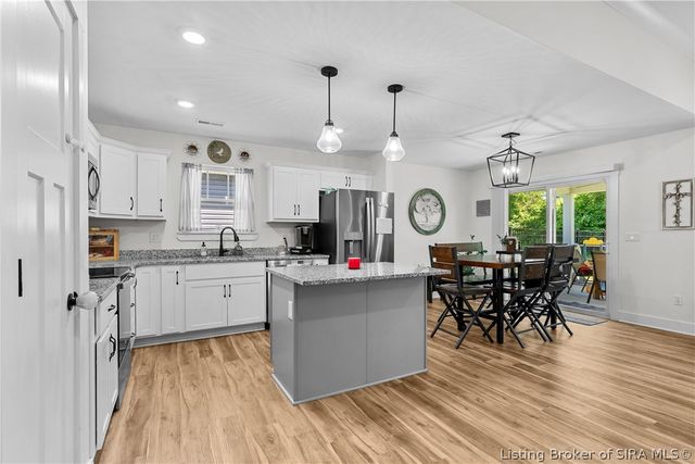 2768 Abby Woods Drive, Jeffersonville, IN 47130