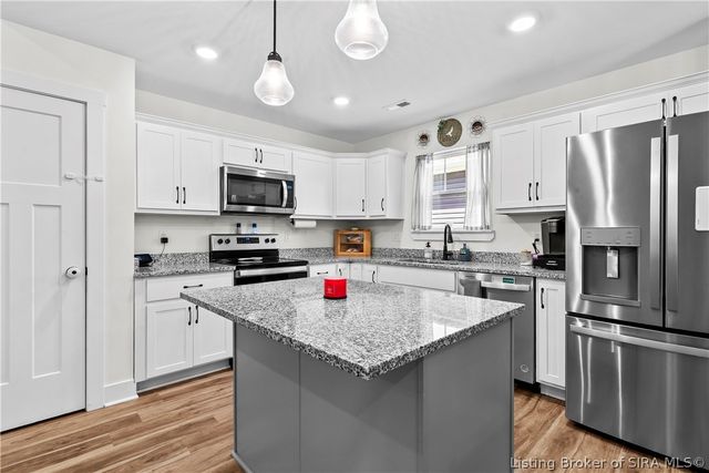 2768 Abby Woods Drive, Jeffersonville, IN 47130