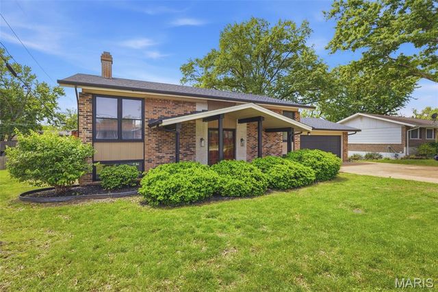 4444 Mattis Road, St Louis, MO 63128