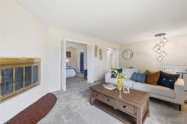 4444 Mattis Road, St Louis, MO 63128