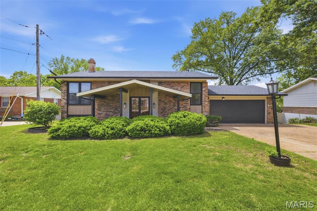 4444 Mattis Road, St Louis, MO 63128