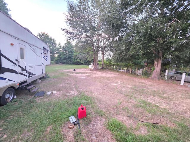 737 County Road 3406, Cleveland, TX 77327