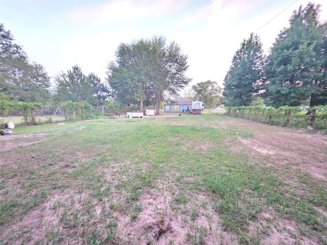 737 County Road 3406, Cleveland, TX 77327