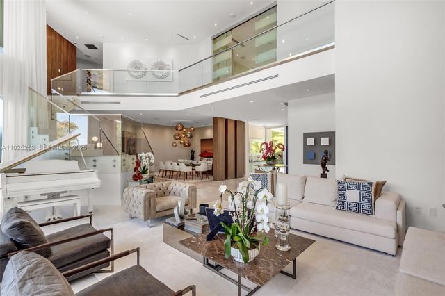 420 Island Dr, Key Biscayne, FL 33149