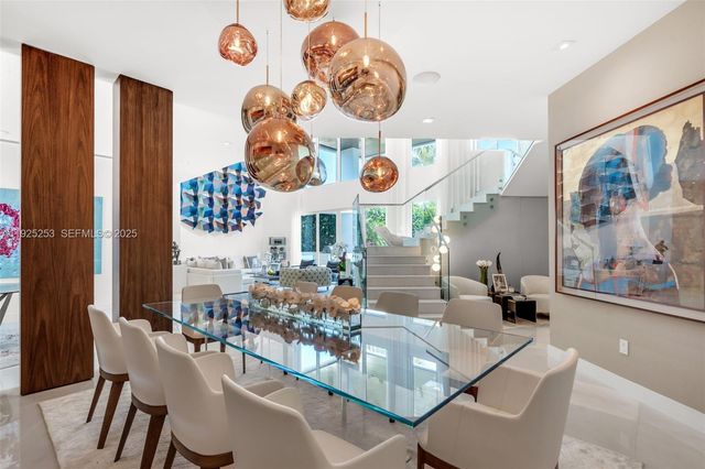 420 Island Dr, Key Biscayne, FL 33149