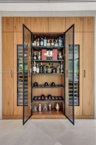 420 Island Dr, Key Biscayne, FL 33149